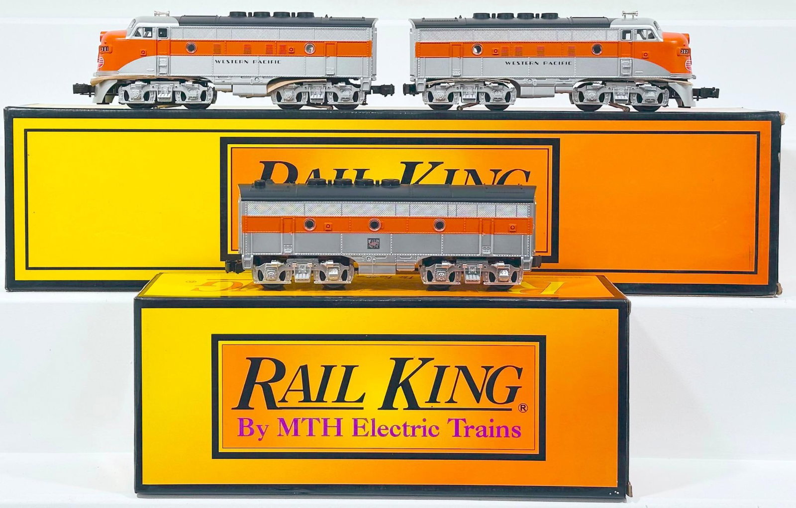 MTH Rail King Modern O Gauge Western Pacific F – 3 A-A Diesel Set with PS 1.0 Boxed (1 of 8)