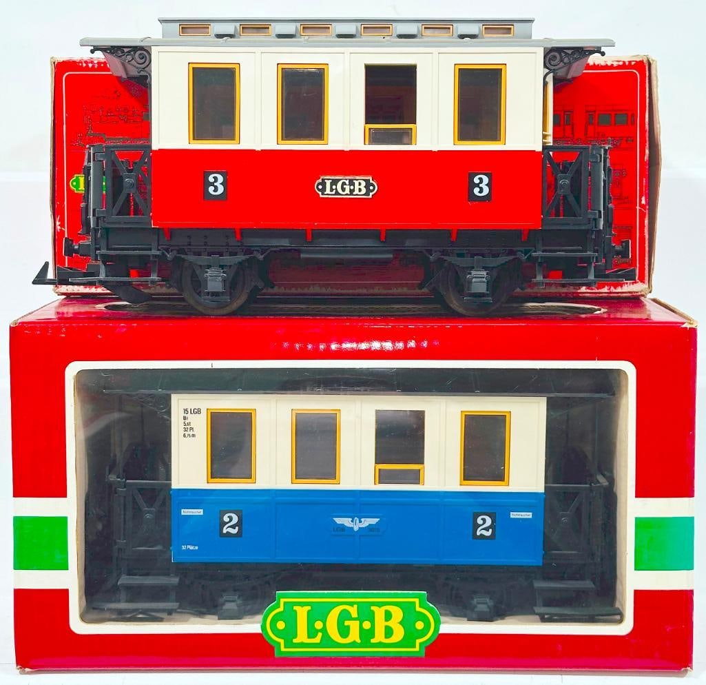 LGB Modern G Scale 3000 Coach Car and 3015 Old Fashioned Coach Car Boxed (1 of 9)