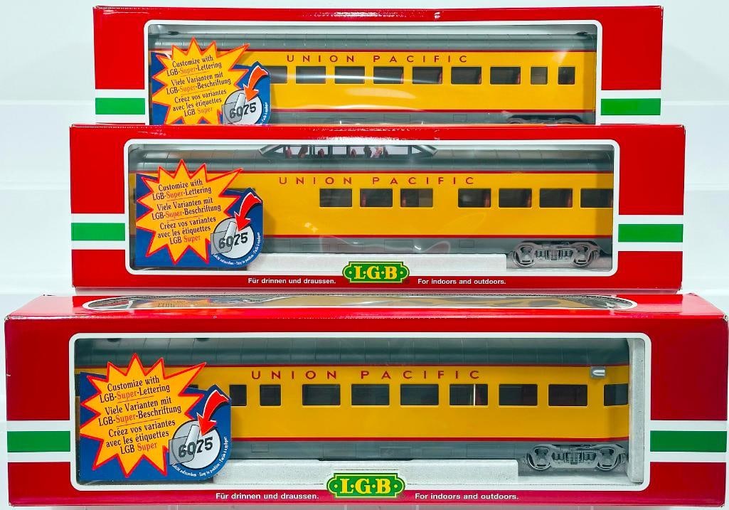 LGB Modern G Scale 31590 Union Pacific Observation Car/31570 Union Pacific Coach Car/31580 UP Vista (1 of 6)
