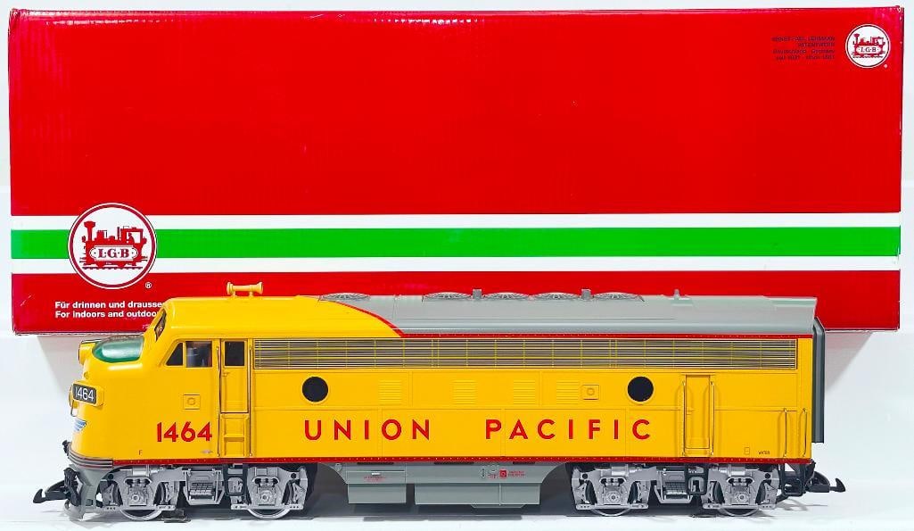 LGB Modern G Scale 23570 Union Pacific F - 3 A Powered Unit Boxed: LGB Modern G Scale 23570 Union Pacific F - 3 A Powered Unit Boxed, in C8 or better and with its original box. This item is 29 inches long.