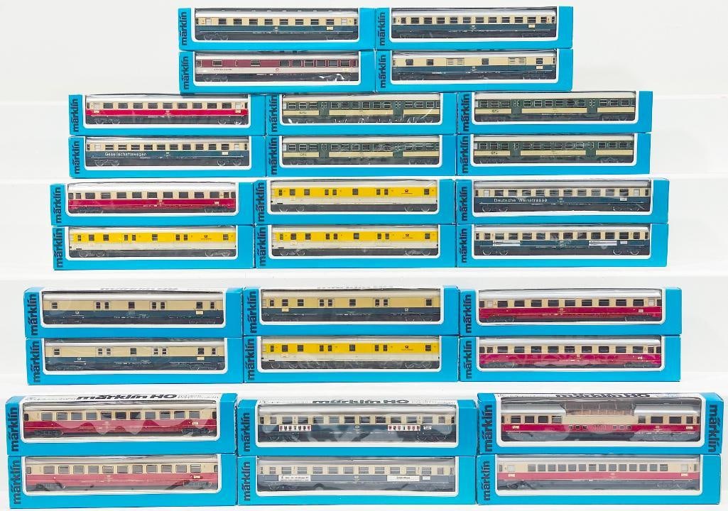 Marklin Modern HO Scale Twenty-eight (28) Assorted Long Passenger Cars Boxed (1 of 9)