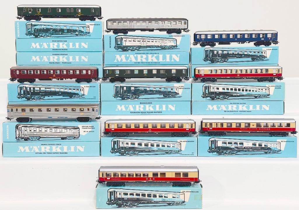 Marklin Postwar HO Scale Twenty (20) Assorted Passenger Cars Boxed (1 of 9)