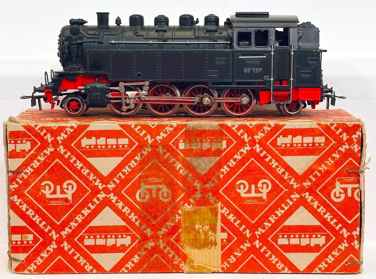 Marklin Postwar HO Scale TT - 800 2 - 8 - 2 Tank Type Steam Locomotive from 1950 to 1954 (1 of 8)
