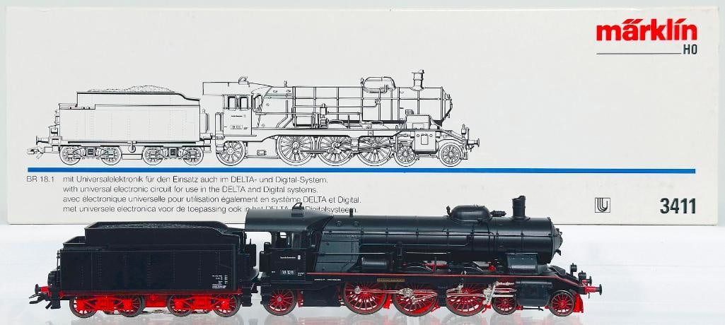 Marklin Modern HO Scale #3411 BR 18.1 Locomotive and Tender Boxed (1 of 8)