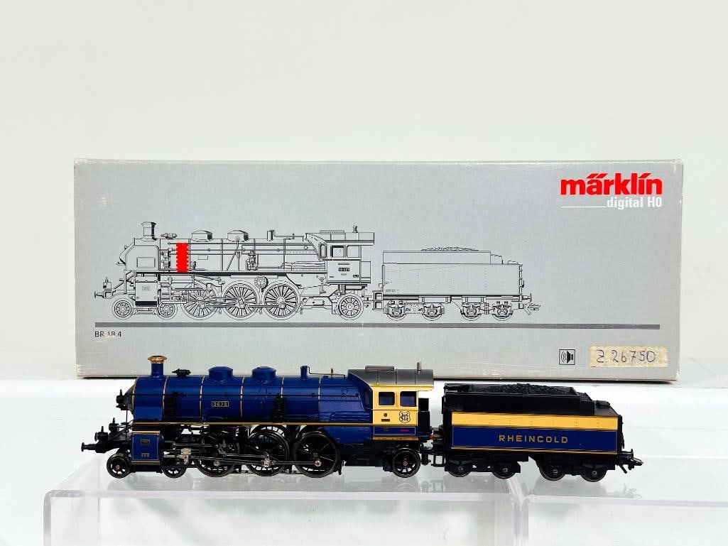 Marklin Modern Digital HO Scale BR 18.4 Locomotive and Tender Boxed (1 of 8)