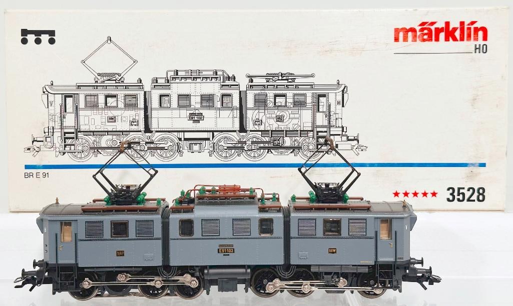 Marklin Modern HO Scale 3528 BR E 91 Articulated Electric Locomotive Boxed (1 of 8)