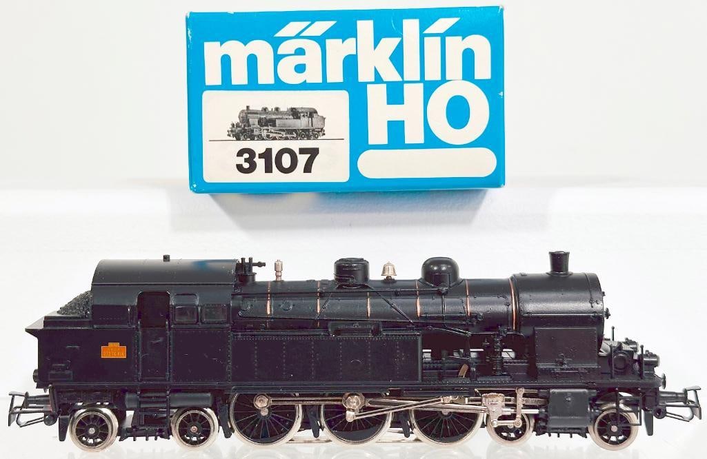 Marklin Postwar HO Scale #3107 Tank Locomotive Boxed (1 of 8)