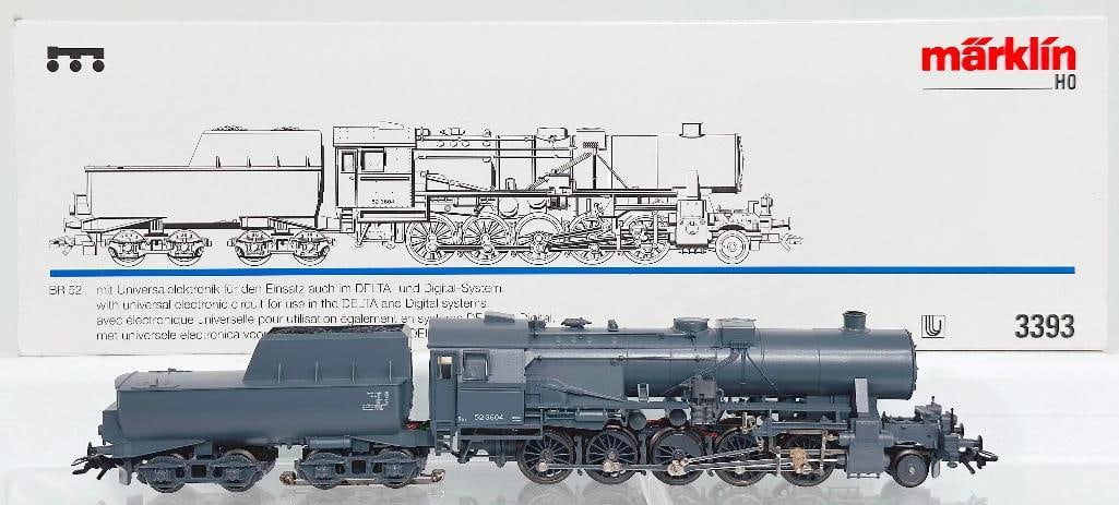 Marklin Modern HO Scale #3393 2 - 10 - 0 BR 52 Locomotive and Tender Boxed (1 of 8)