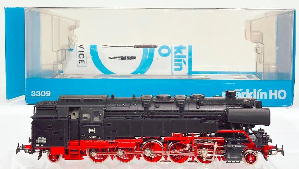 Marklin Modern HO Scale #3309 2 - 10 - 2 DB Class 85 Tank Locomotive Boxed (1 of 9)