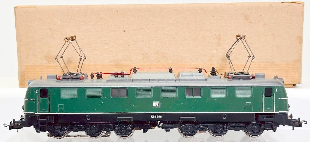 Trix Modern HO Scale E 50 Electric Locomotive (1 of 8)
