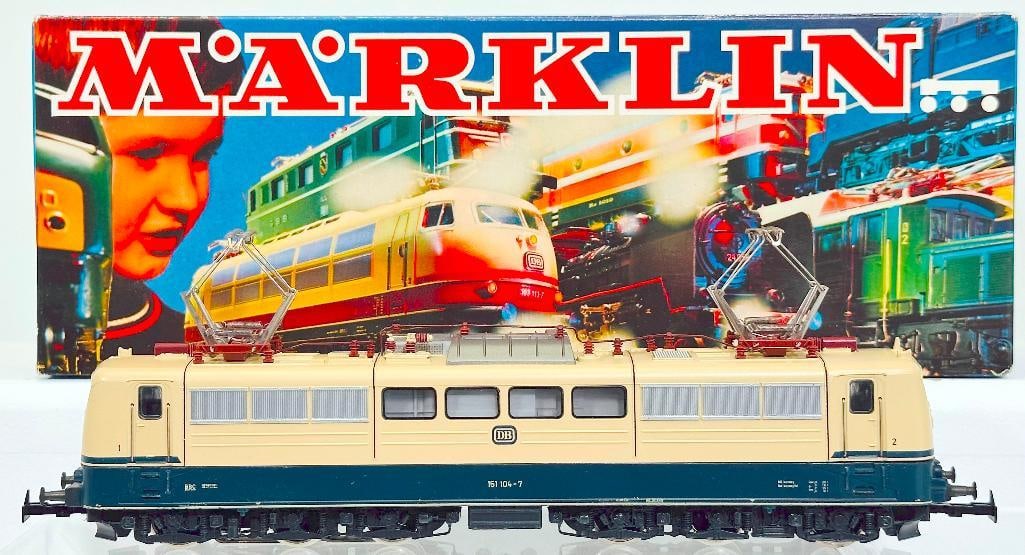 Marklin Postwar HO Scale #3054 Class 151 Electric Locomotive Boxed (1 of 8)