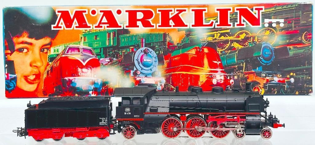 Marklin Postwar HO Scale #3091 4 - 6 - 2 Locomotive and Tender Boxed (1 of 8)