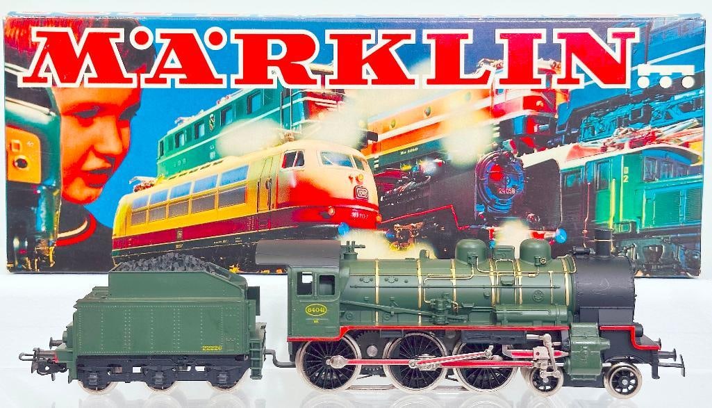 Marklin Postwar HO Scale #3086 P8 Type Belgian Locomotive and Tender Boxed (1 of 8)