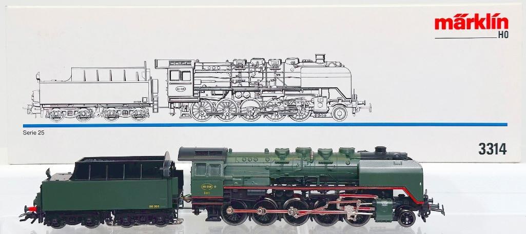Marklin Modern HO Scale #3314 2 - 10 - 0 Serie 25 Belgium Locomotive and Tender Boxed (1 of 8)