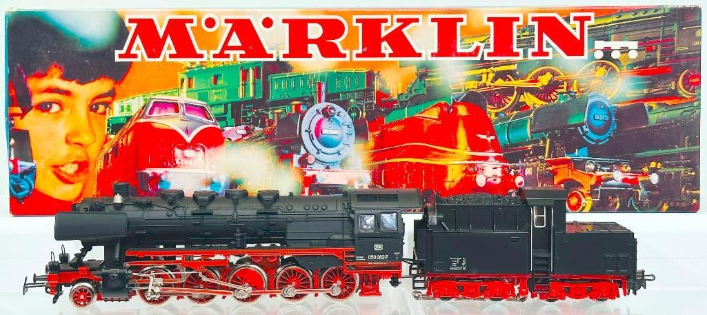Marklin Postwar HO Scale #3084 2 - 10 - 0 DB BR 050 Locomotive and Tender Boxed (1 of 8)
