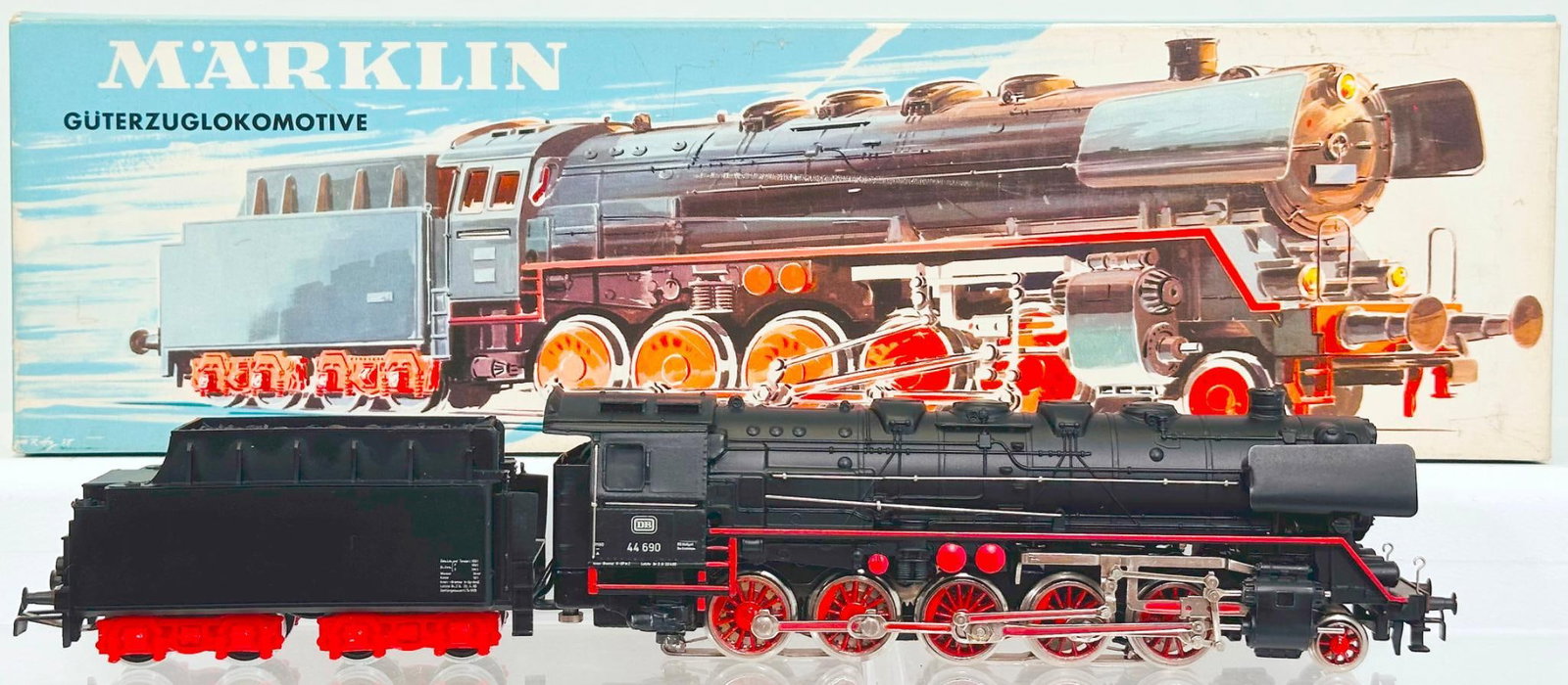 Marklin Postwar HO Scale #3047 2 - 10 - 0 Locomotive and Tender Boxed (1 of 8)