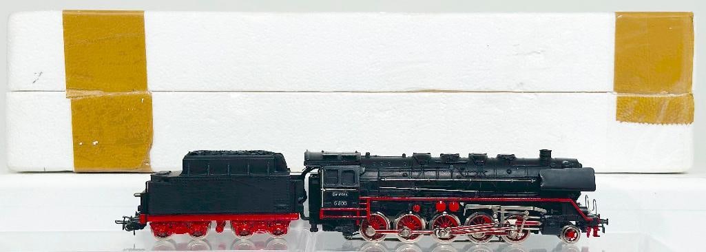 Marklin Modern HO Scale G800 2 - 10 - 0 Class 44 Locomotive and Tender (1 of 6)