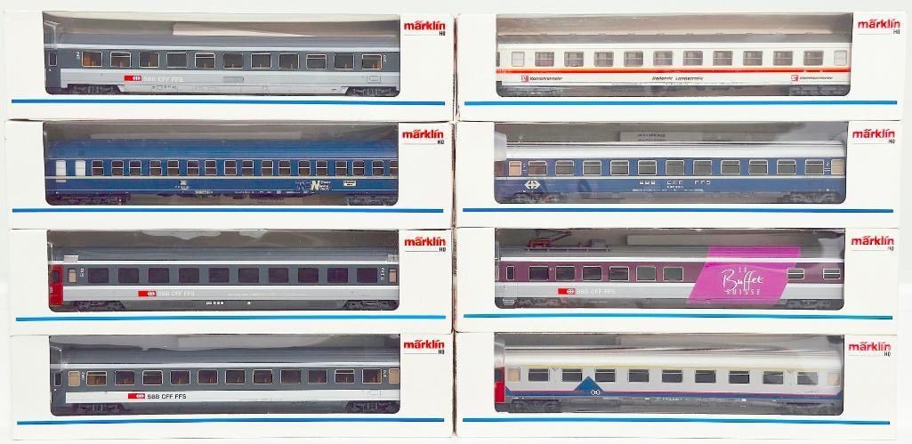 Marklin Modern HO Scale Eight (8) Assorted Long Passenger Cars Boxed (1 of 5)