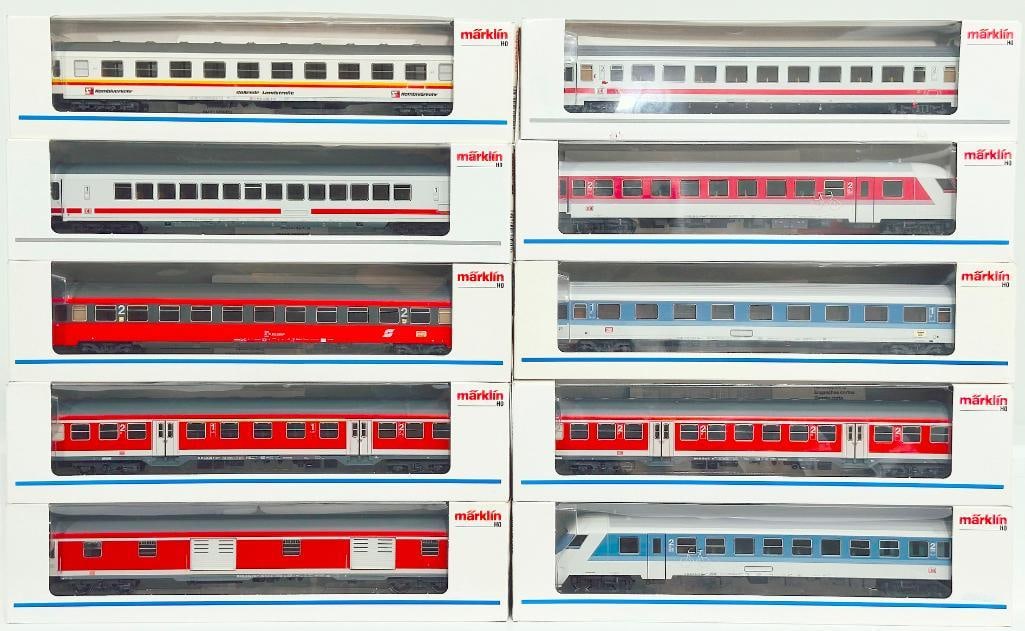 Marklin Modern HO Scale Ten (10) Assorted Long Passenger Cars Boxed (1 of 5)