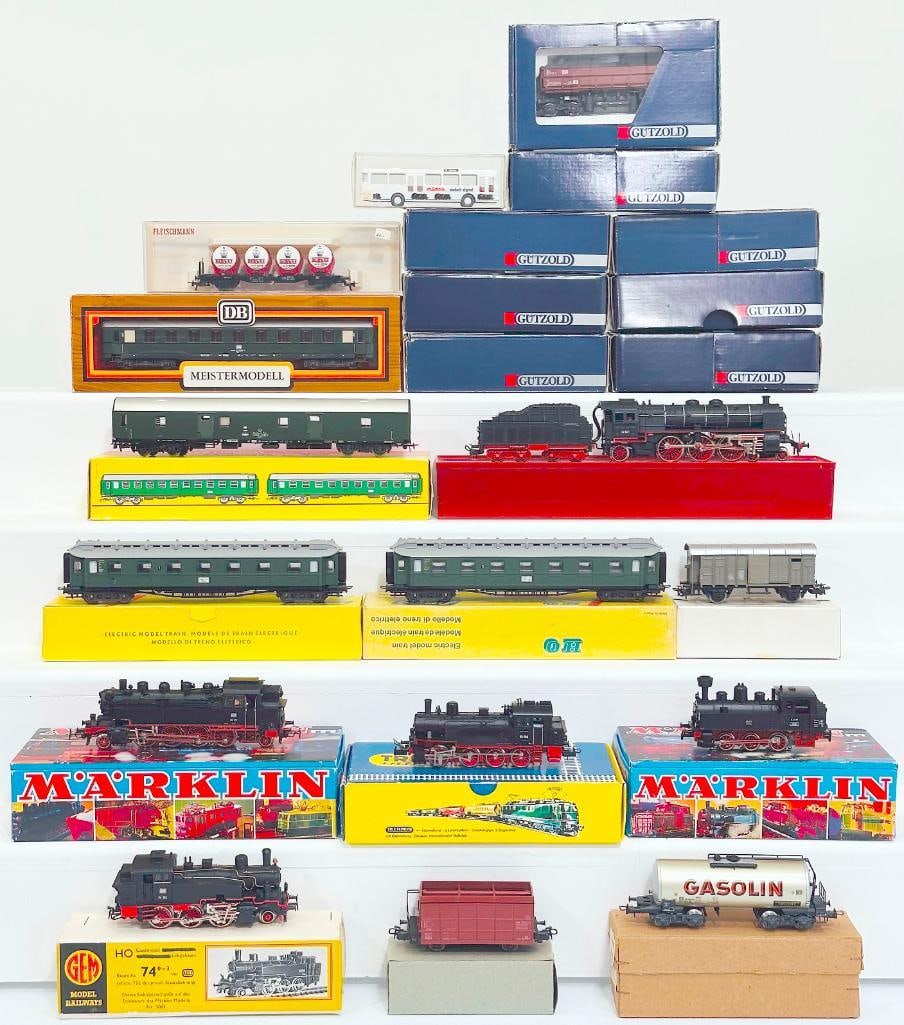 Marklin Postwar HO Scale 3096 and 3090 Tank Locomotives Boxed/Trix Express Track/Liliput 295 Cars (1 of 11)