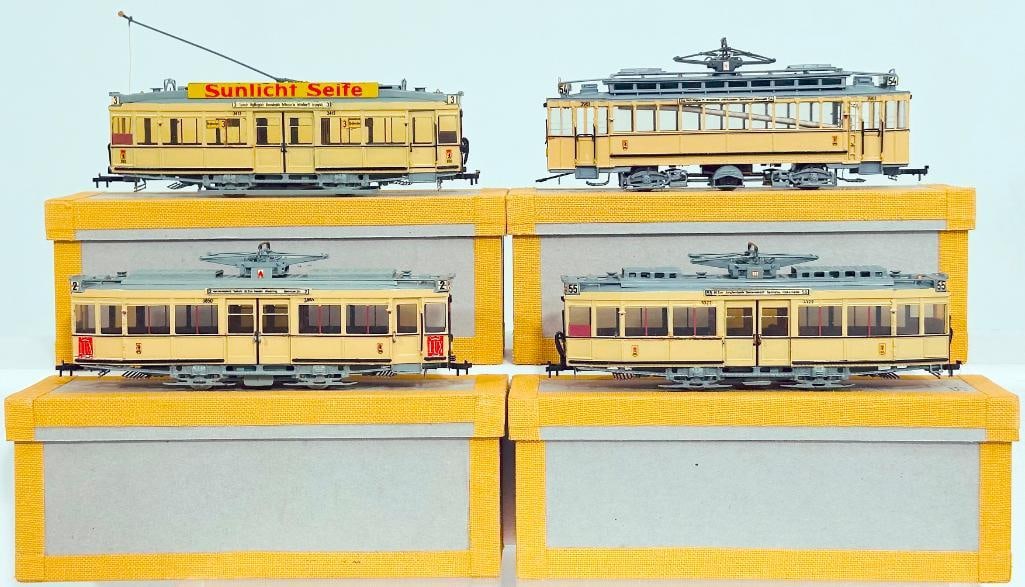 Liliput Modern HO Scale 4 Car Street Rail Car Set (1 of 8)