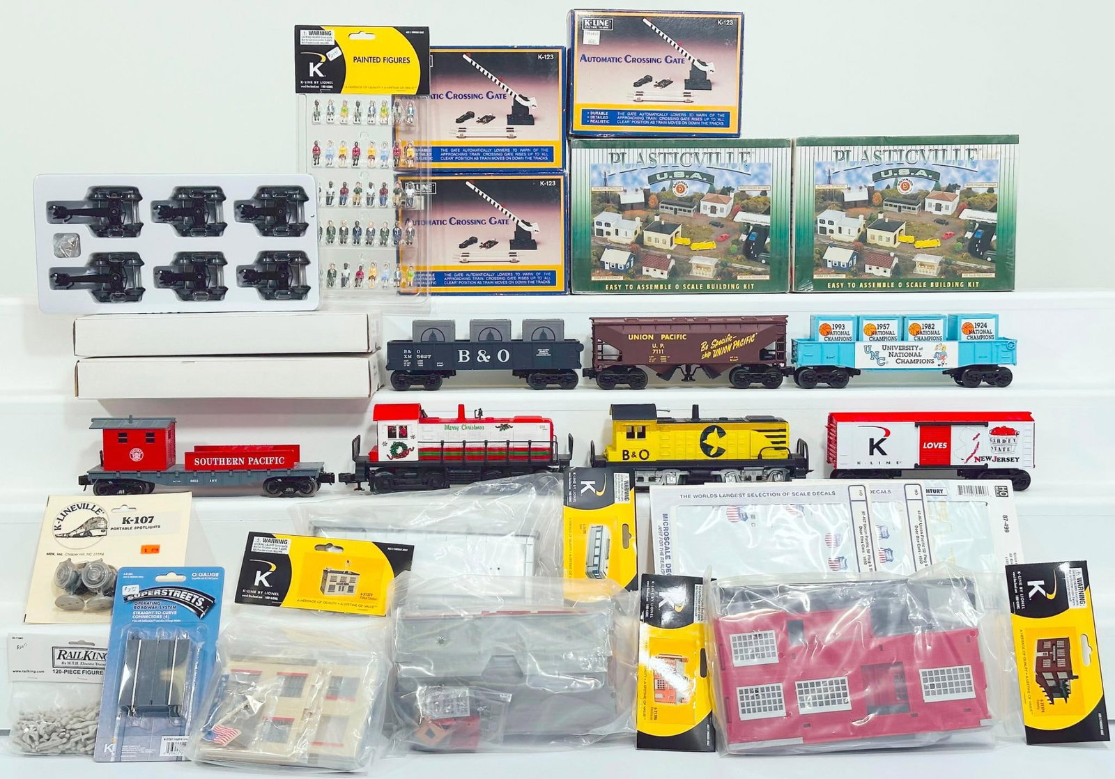 K-Line Modern O Gauge Assorted Freight Cars and Diesel Switchers-Assorted Structures and Figures (1 of 6)