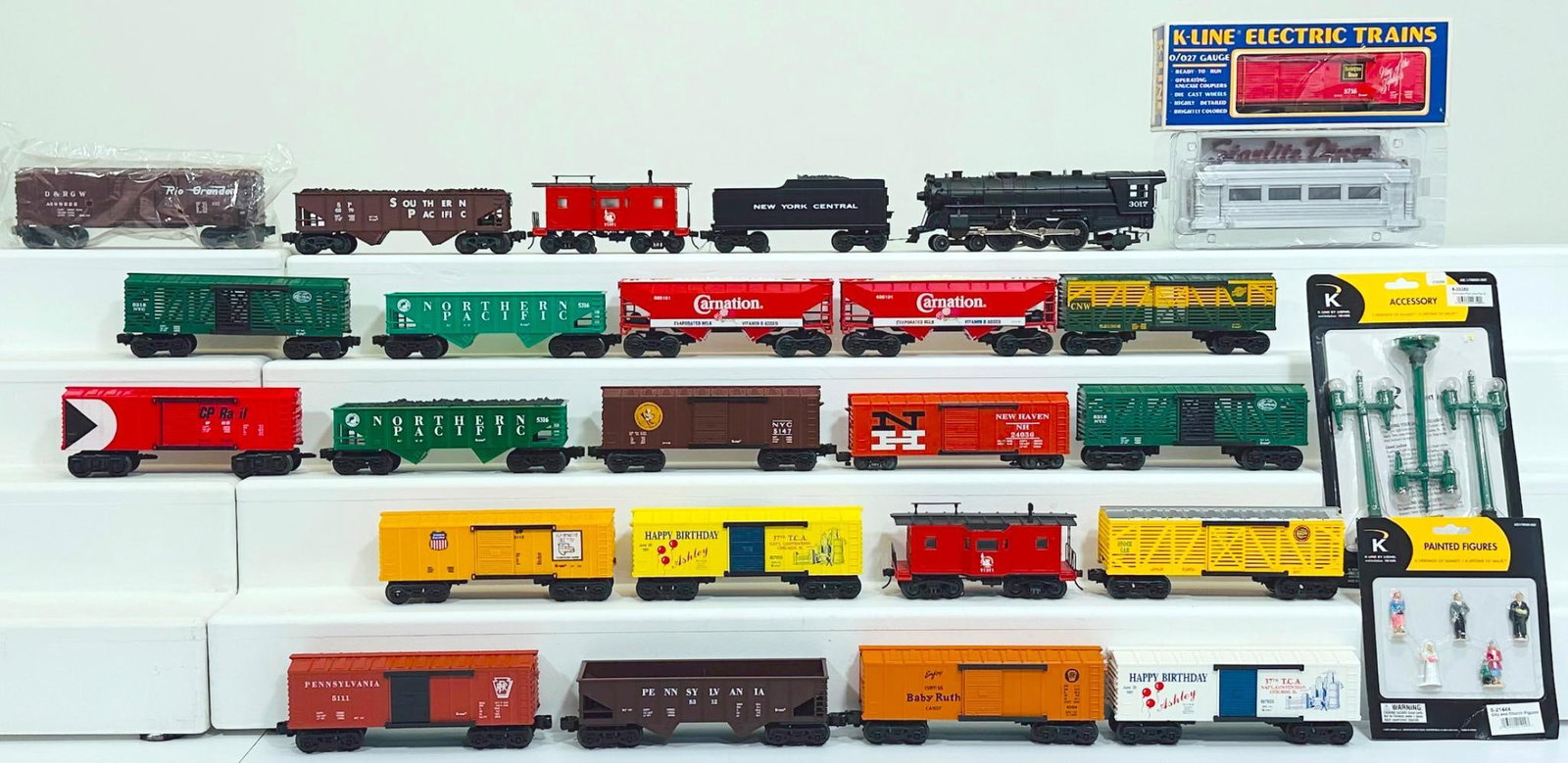 K-Line Modern O Gauge Assorted Freight Cars and 4 - 6 - 2 New York Central Locomotive and Tender (1 of 4)