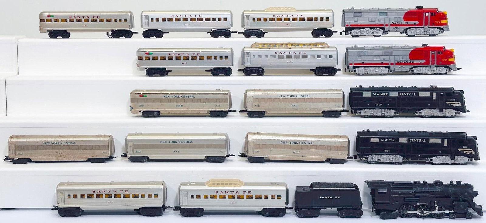 Marx Postwar O Gauge Santa Fe A - A Powered and Dummy Diesel Units/New York Central A - A Powered (1 of 8)