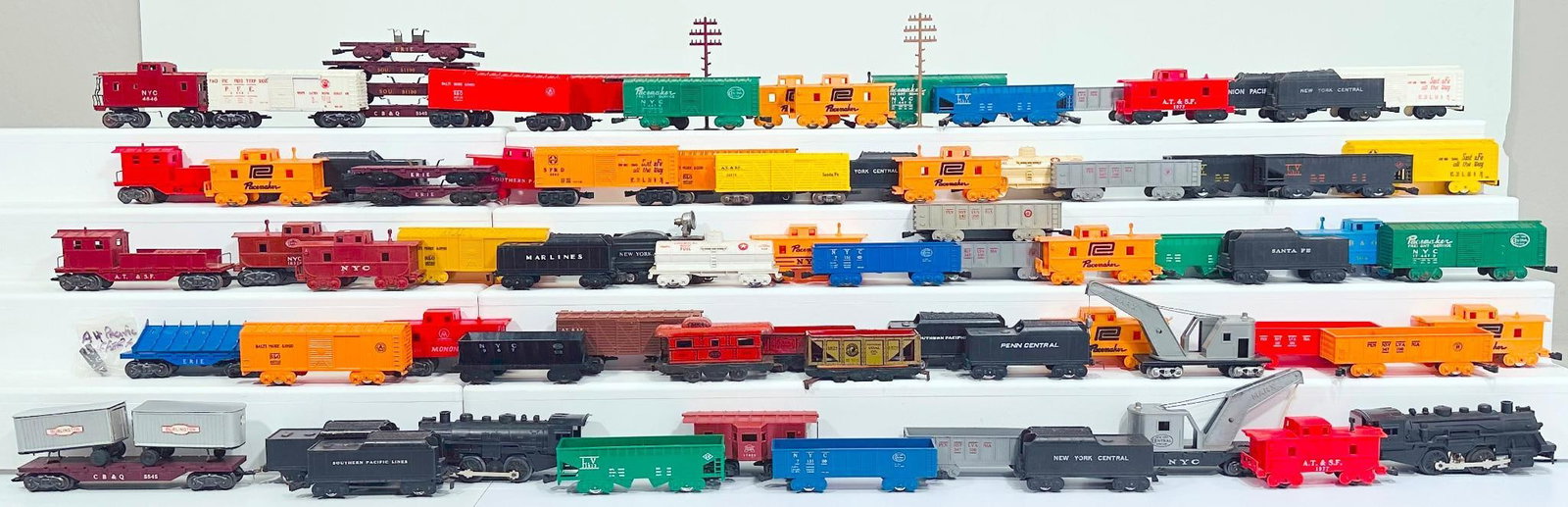 Marx Postwar O Gauge Assorted Freight Cars and Locomotives/Tenders (1 of 4)