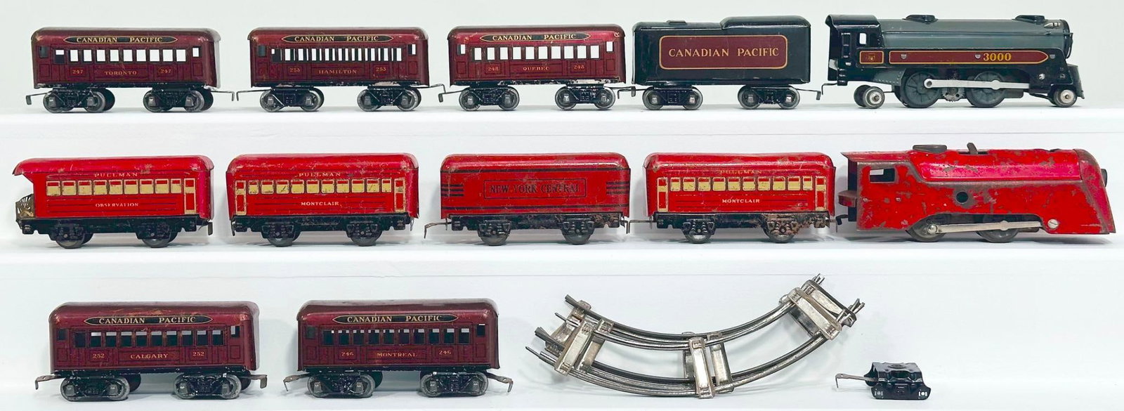 Marx Prewar O Gauge 3000 Black and Gray Locomotive and CP Tender with Five (5) Canadian Pacific Cars (1 of 8)