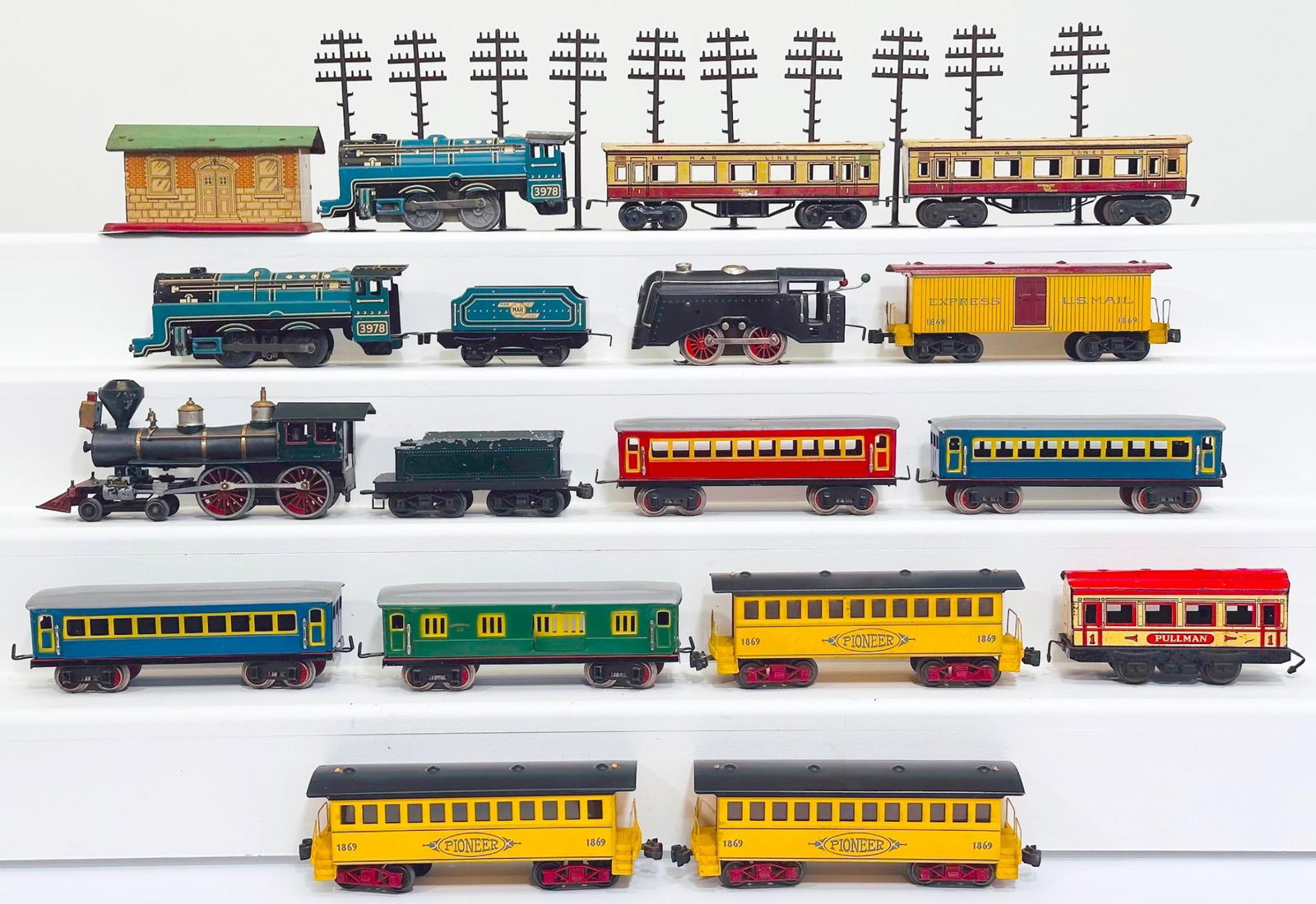 British Marx Prewar O Gauge 3978 blue and black Litho Loco X2, Tender and Two (2) Passenger Cars (1 of 8)