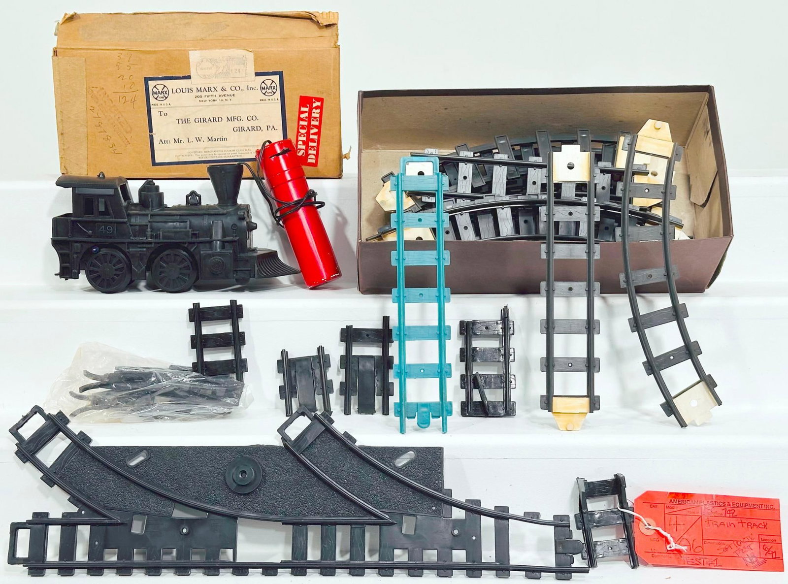 Marx Postwar O Gauge Plastic Battery-Operated Train with track and switches Factory Prototype: Marx Postwar O Gauge Plastic Battery-Operated Train with track and switches Factory Prototype, Model #2751, dated October 16, 1961, in Girard, PA, in C7 and with its original box container.