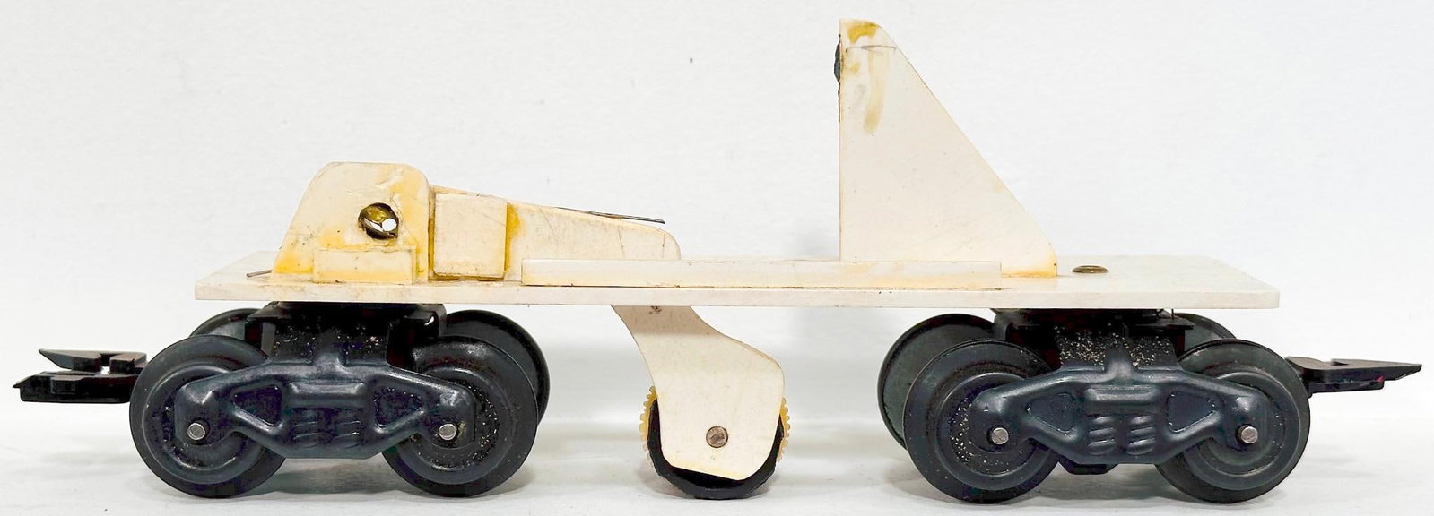 Marx Postwar O Gauge Track Cleaning Frame with Track Cleaning Mechanism Factory Prototype (1 of 6)