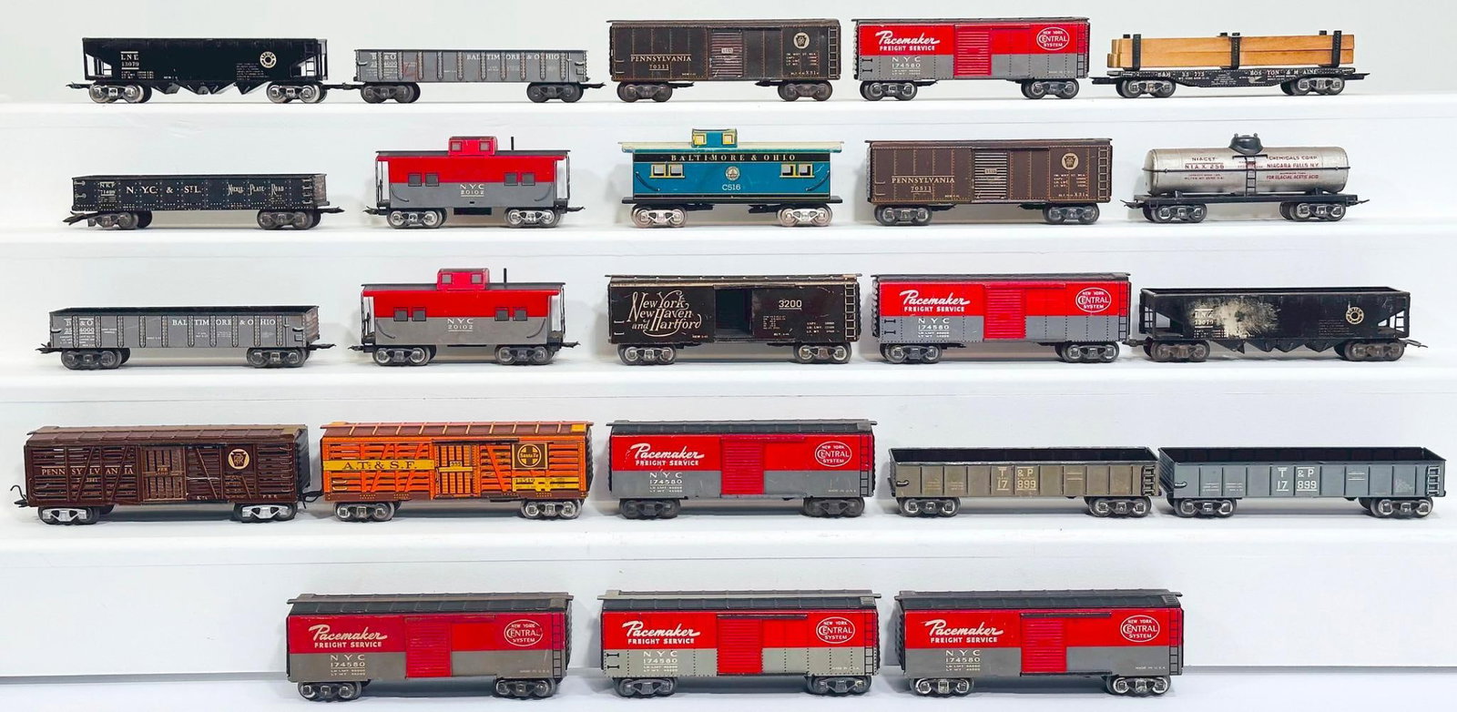 Marx Prewar and Postwar O Gauge Twenty-three (23) Assorted 8 Wheel Freight Cars (1 of 8)
