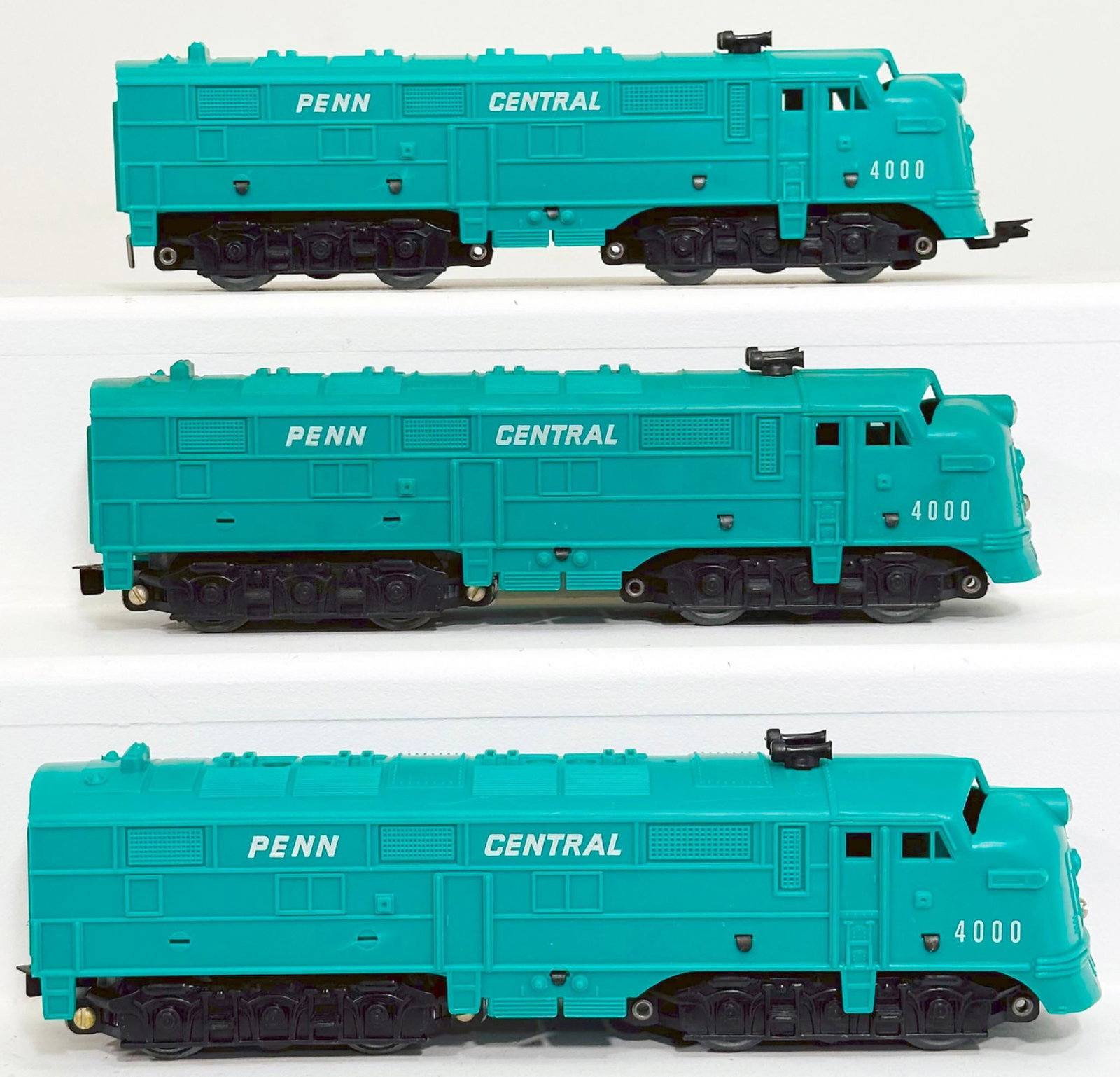 Marx Postwar O Gauge Penn Central A - A - A Diesel Units (1 of 6)