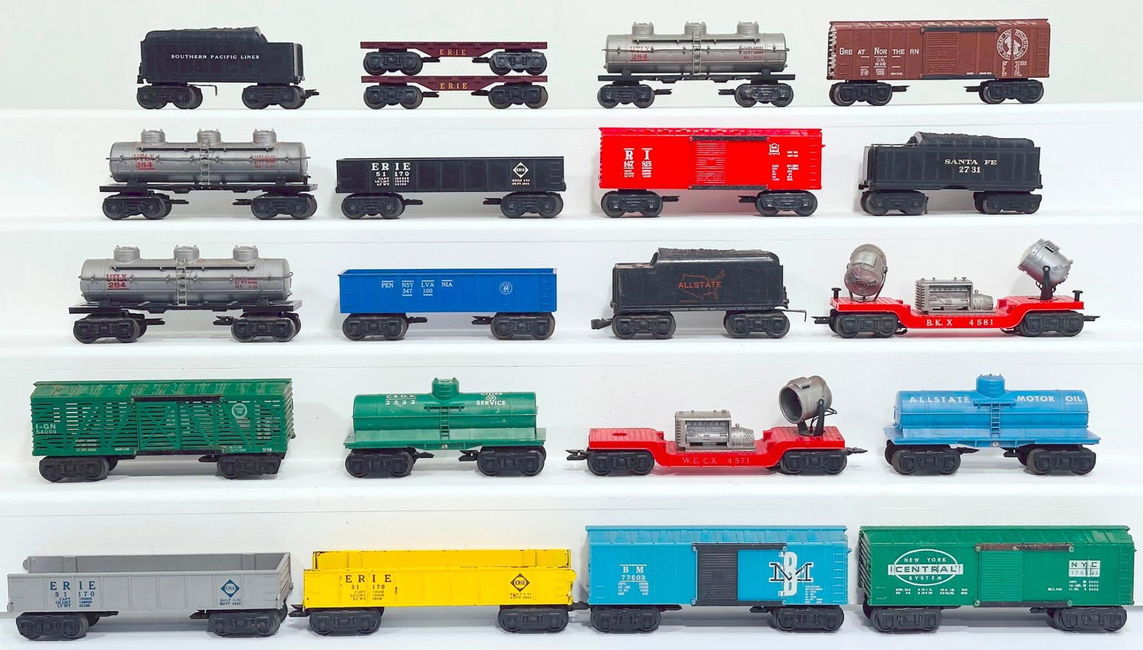 Marx Postwar O Gauge Seventeen (17) Assorted Freight Cars and Tenders (1 of 8)
