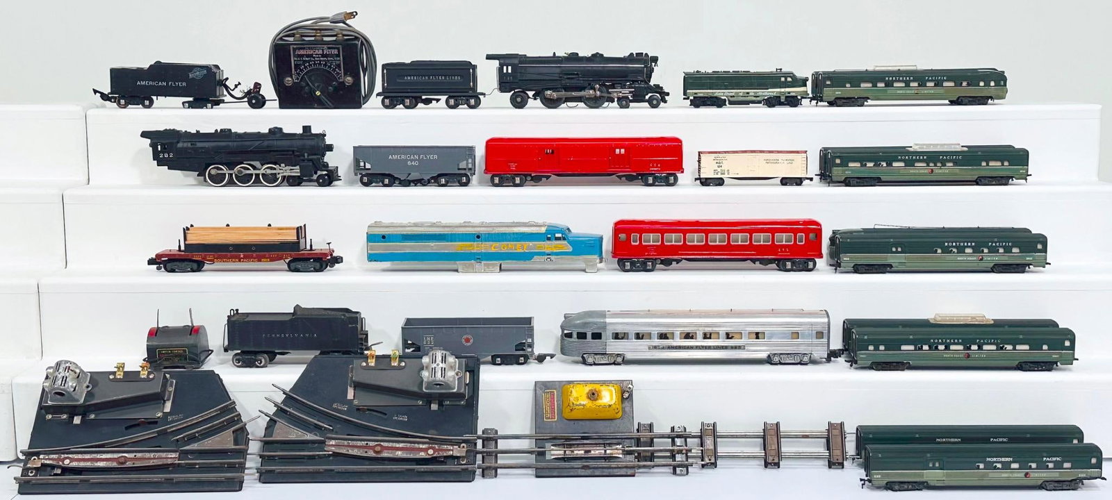 American Flyer Postwar S Gauge 4 - 4 - 2 Locomotive and Tender and 282 Locomotive and Tender (1 of 9)