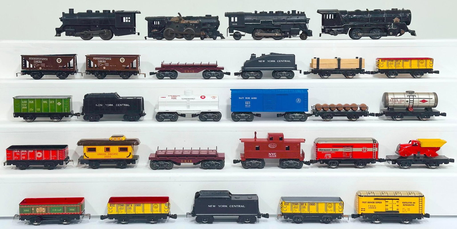 Marx Postwar O Gauge 2 - 4 - 2 1666 Locomotive and NYC Tender and Three (3) other Locomotives (1 of 8)