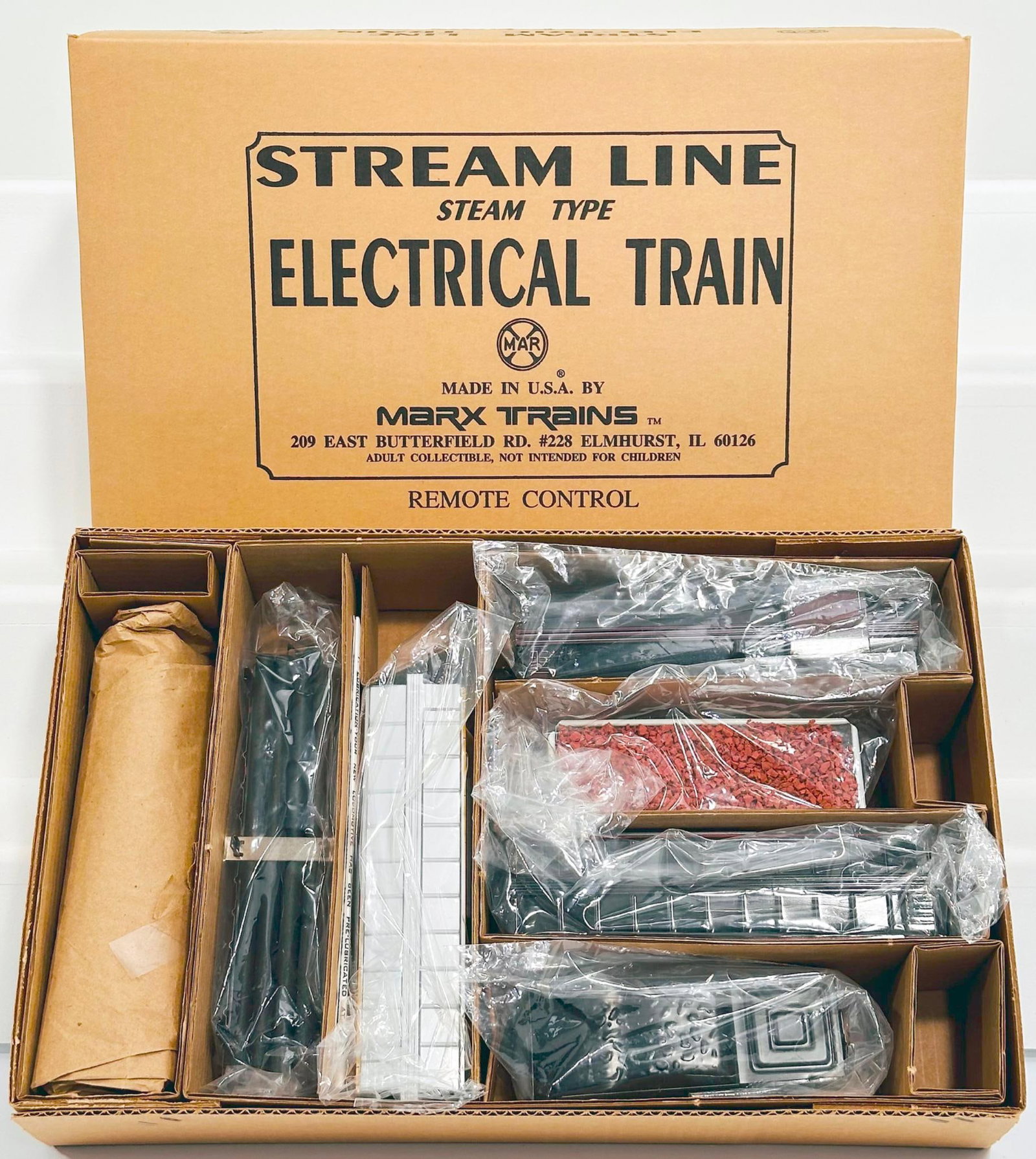 New Marx Modern O Gauge Canadian Pacific 2-4-2 Black and Maroon Locomotive and Tender and Five Cars (1 of 9)