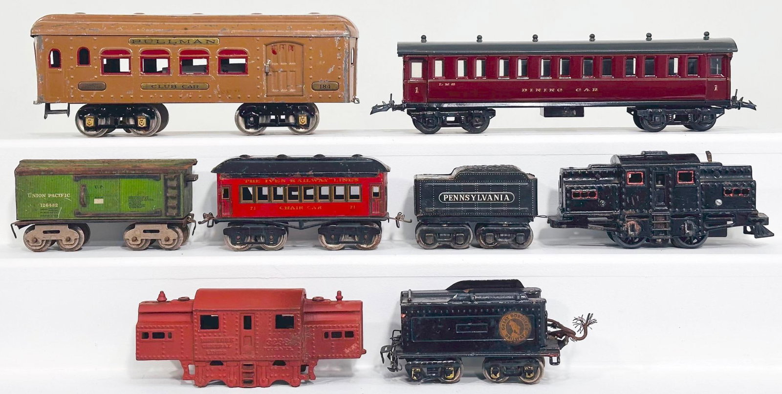 Ives Prewar Wide Gauge Passenger Car and #3238 Cast-iron Locomotive shell and a few parts (1 of 6)