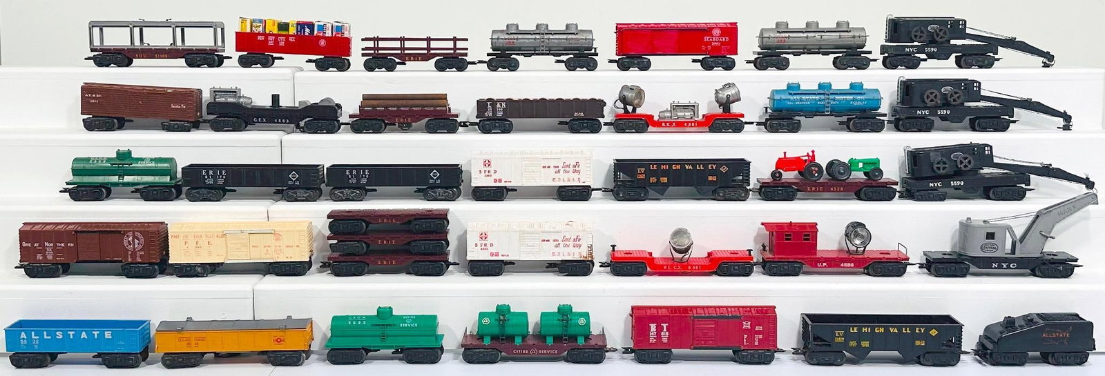 Marx Postwar O Gauge Thirty-seven (37) Assorted Freight Cars and Tender (1 of 4)