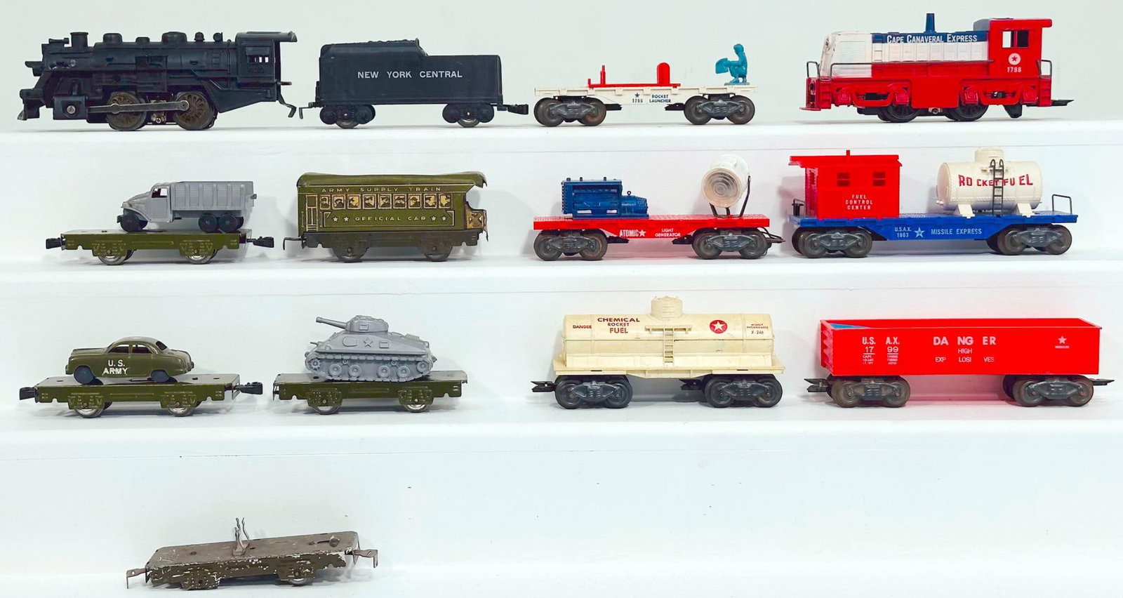 Marx Postwar O Gauge Cape Canaveral Express Switcher Freight Set and NYC Army Freight Train (1 of 8)