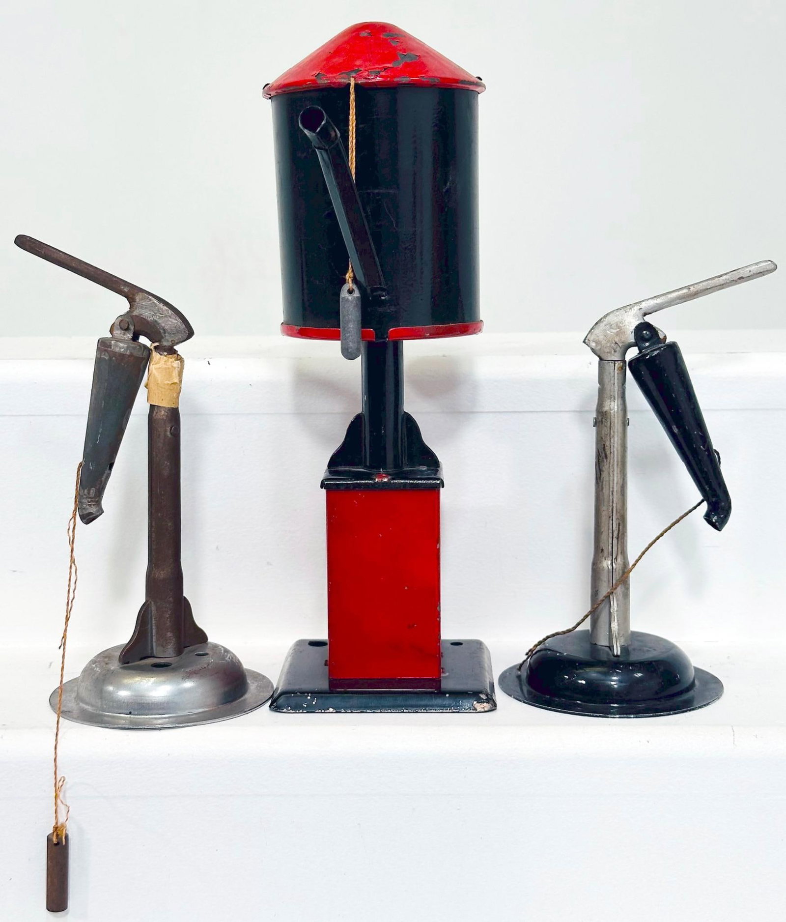 Marx Prewar O Gauge Factory Prototype Water Tower and Two (2) Accessories (1 of 5)