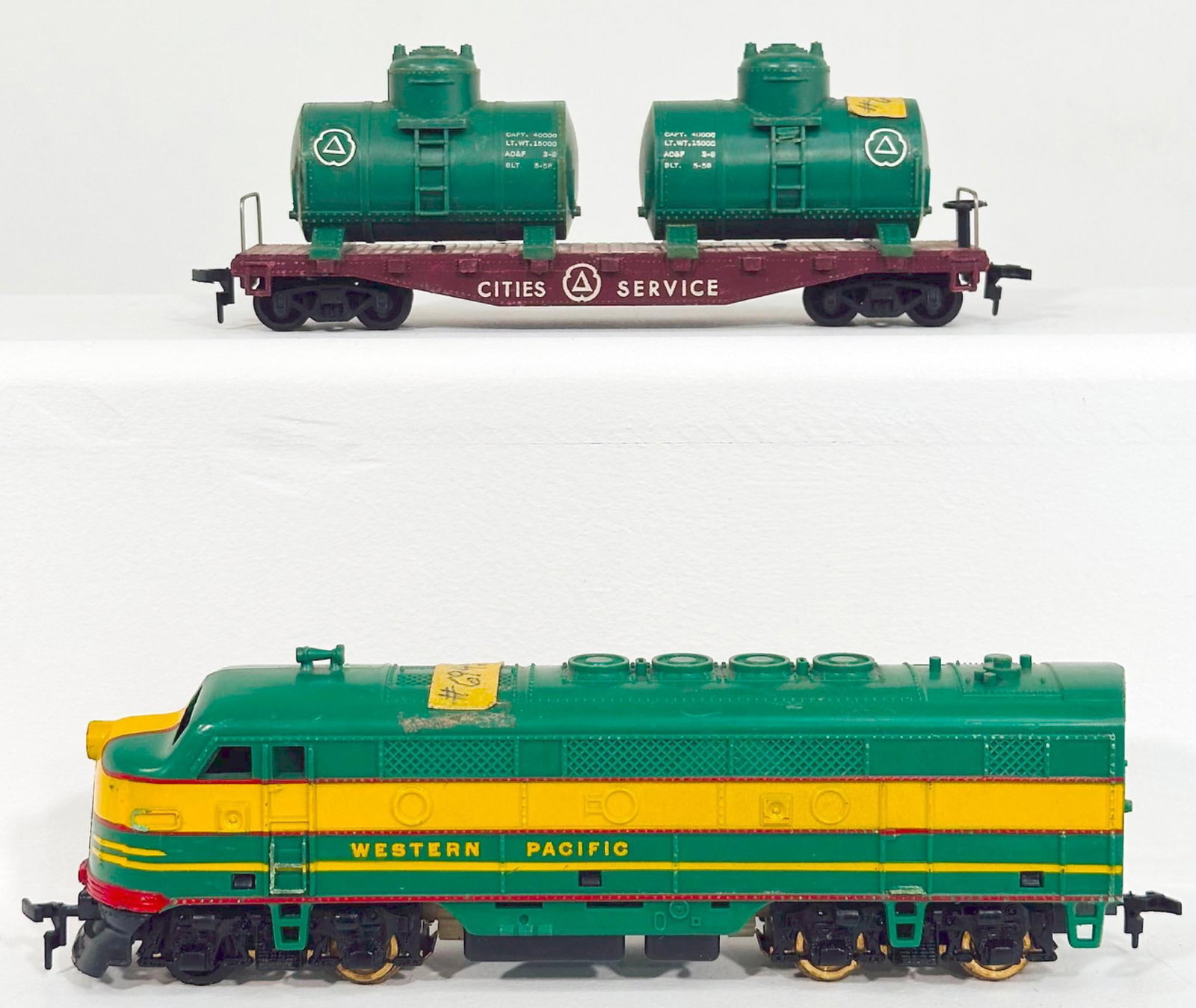 Marx Postwar HO Scale Factory Archive Western Pacific A Powered Unit and City Service Flat Car (1 of 7)