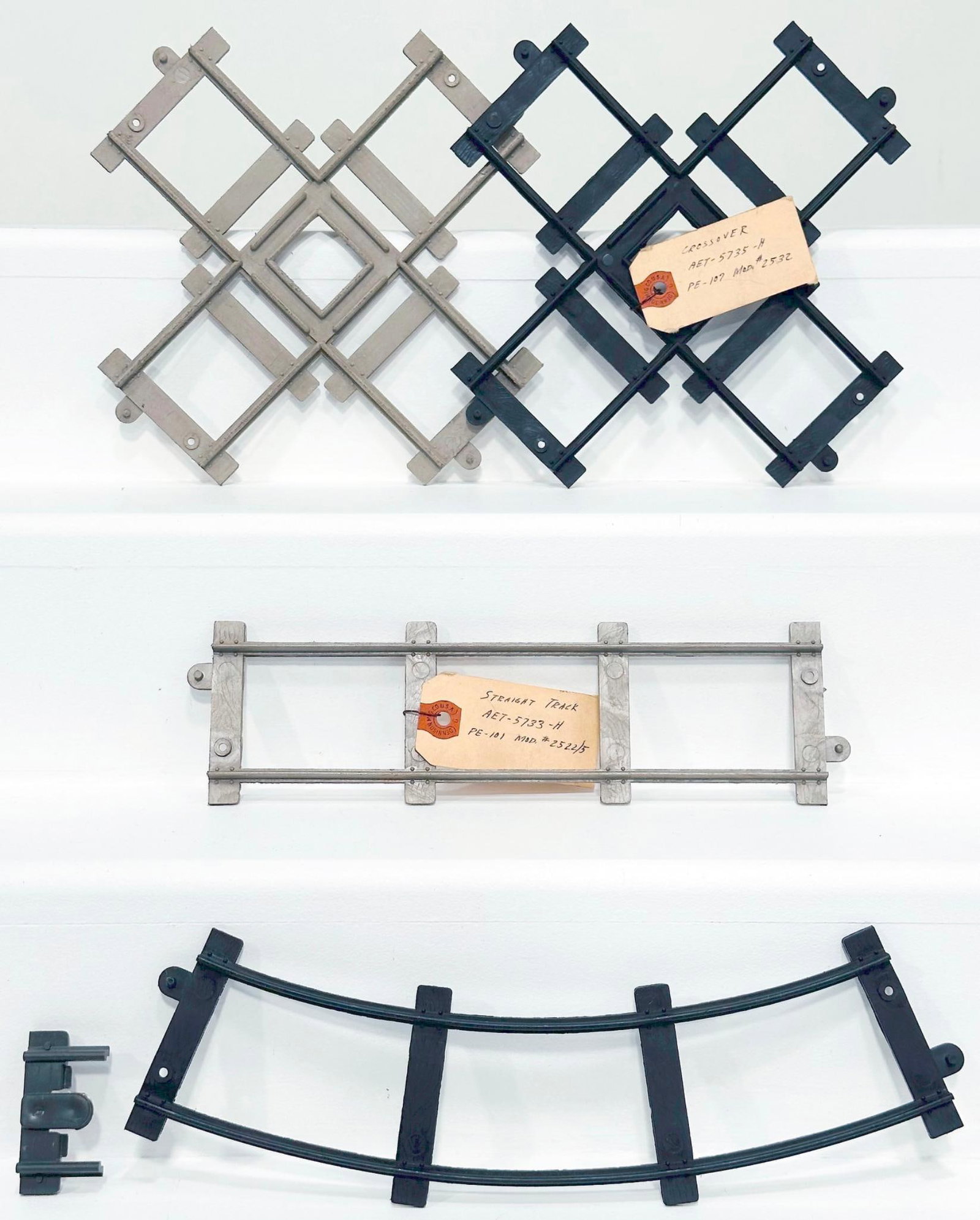 Marx Postwar O Gauge Factory Archive and Factory Prototype plastic track sections (1 of 5)