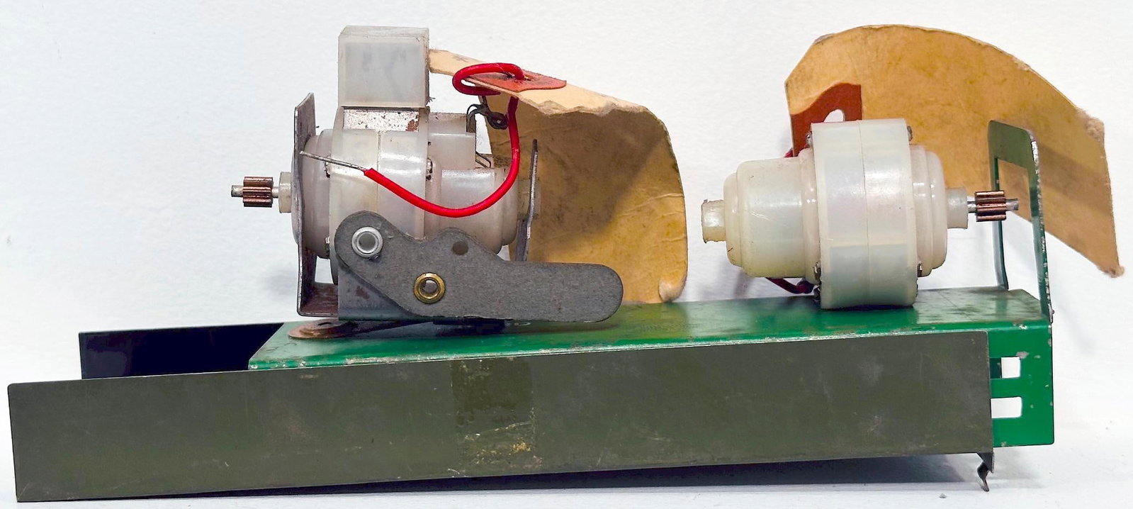 Marx Postwar O Gauge Factory Prototype Platforms and Factory Prototype Motors (1 of 7)