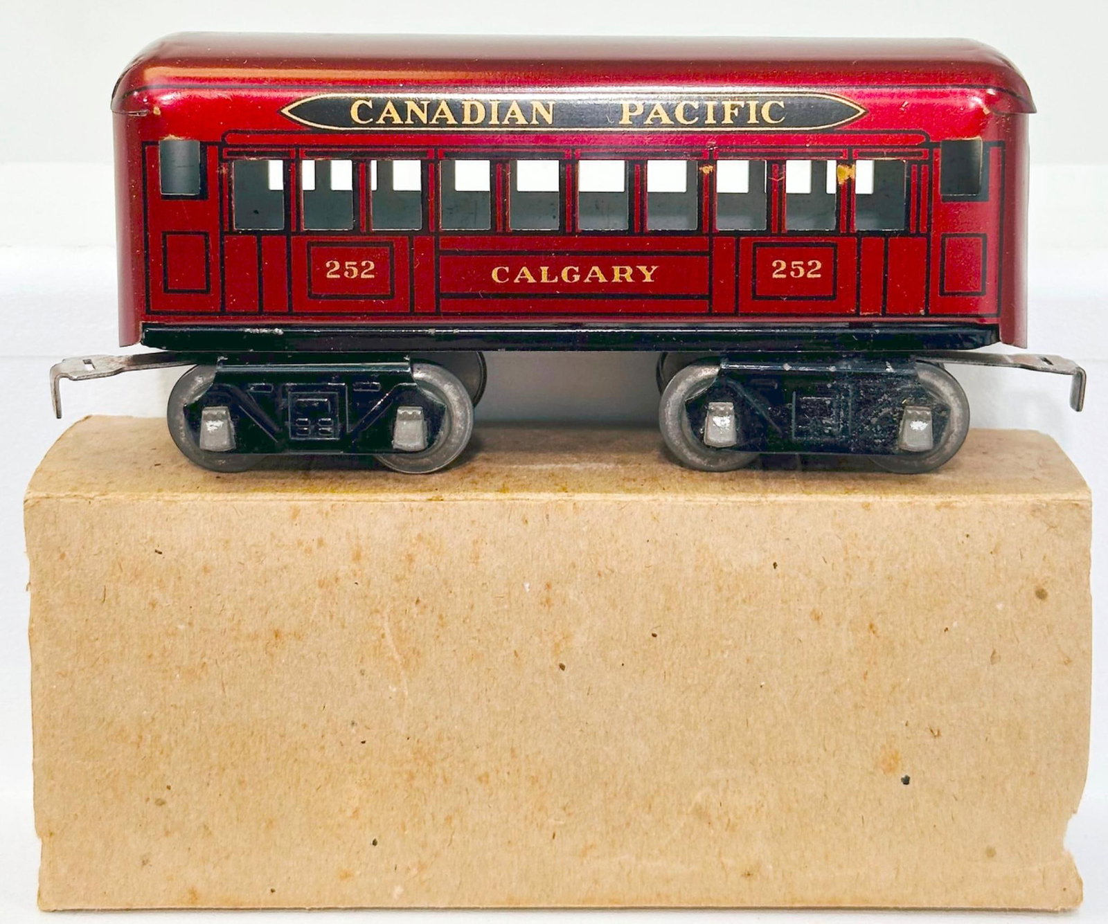 Marx Postwar O Gauge 8 wheel separate sale Coach 252 ?Calgary? with Cardboard sleeve (1 of 6)