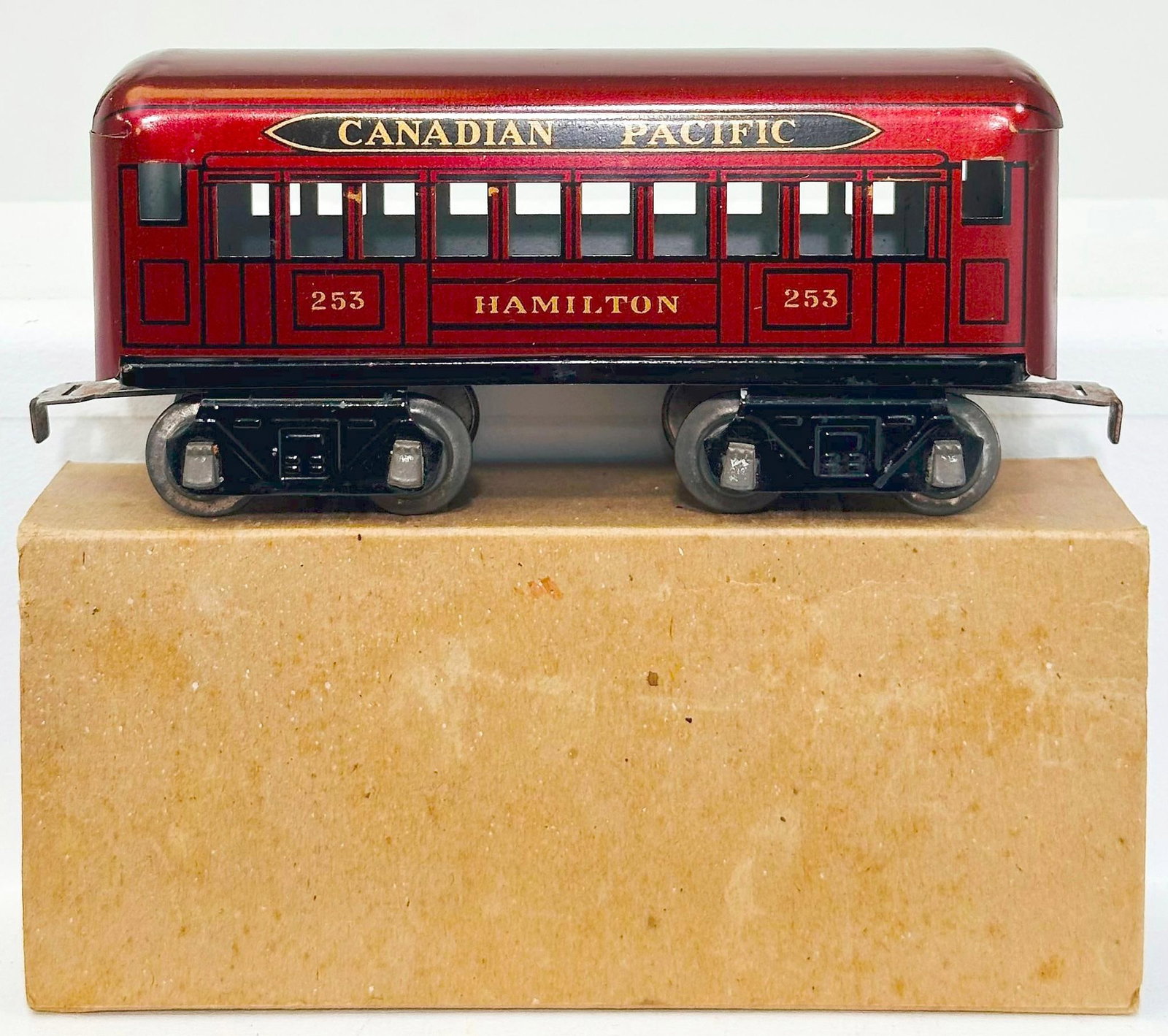 Marx Postwar O Gauge 8 wheel 253 "Hamilton" Passenger Car with Cardboard sleeve (1 of 6)
