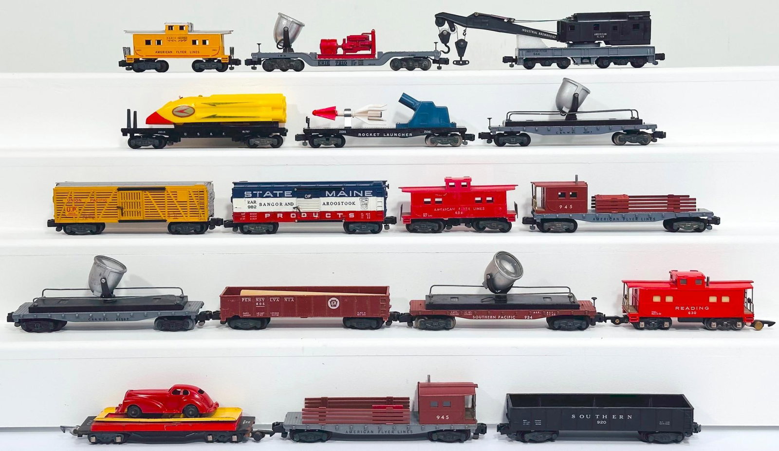 American Flyer Postwar S Gauge Seventeen (17) Assorted Freight Cars (1 of 5)