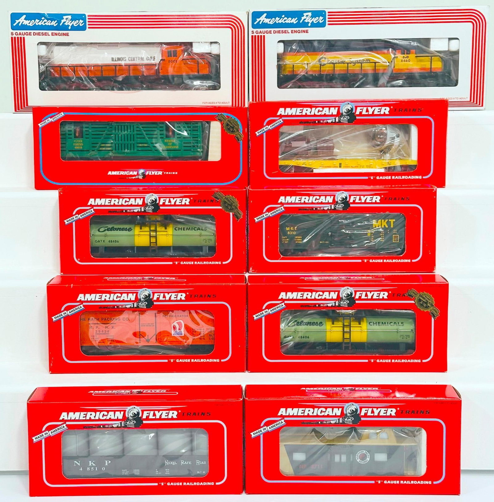 Lionel American Flyer Modern S Gauge Illinois Central GP-20 Diesel Switcher/Chessie GP-20 Diesel: Lionel American Flyer Modern S Gauge Illinois Central GP - 20 Diesel Switcher/Chessie GP - 20 Diesel Nonpowered Switcher and Eight (8) Assorted Freight Cars Boxed, including Illinois Central GP - 20